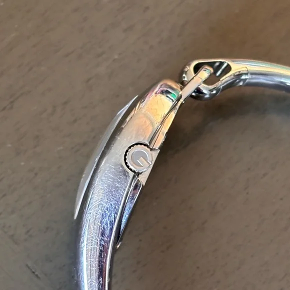 Gucci Stainless Steel bangle watch - Picture 9 of 9